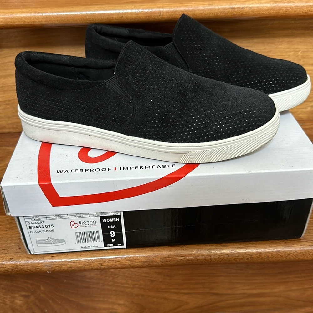 Blondo black suede waterproof slip on sneakers